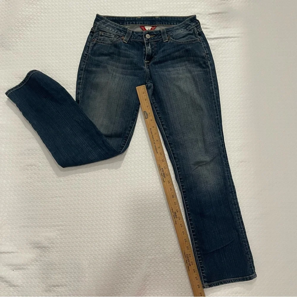 Lucky Jeans. Sz 4/27. Low rise straight-leg cut. Excellent condition. - Picture 5 of 13